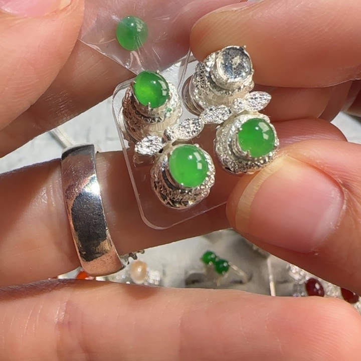 定制翡翠未镶嵌翡翠