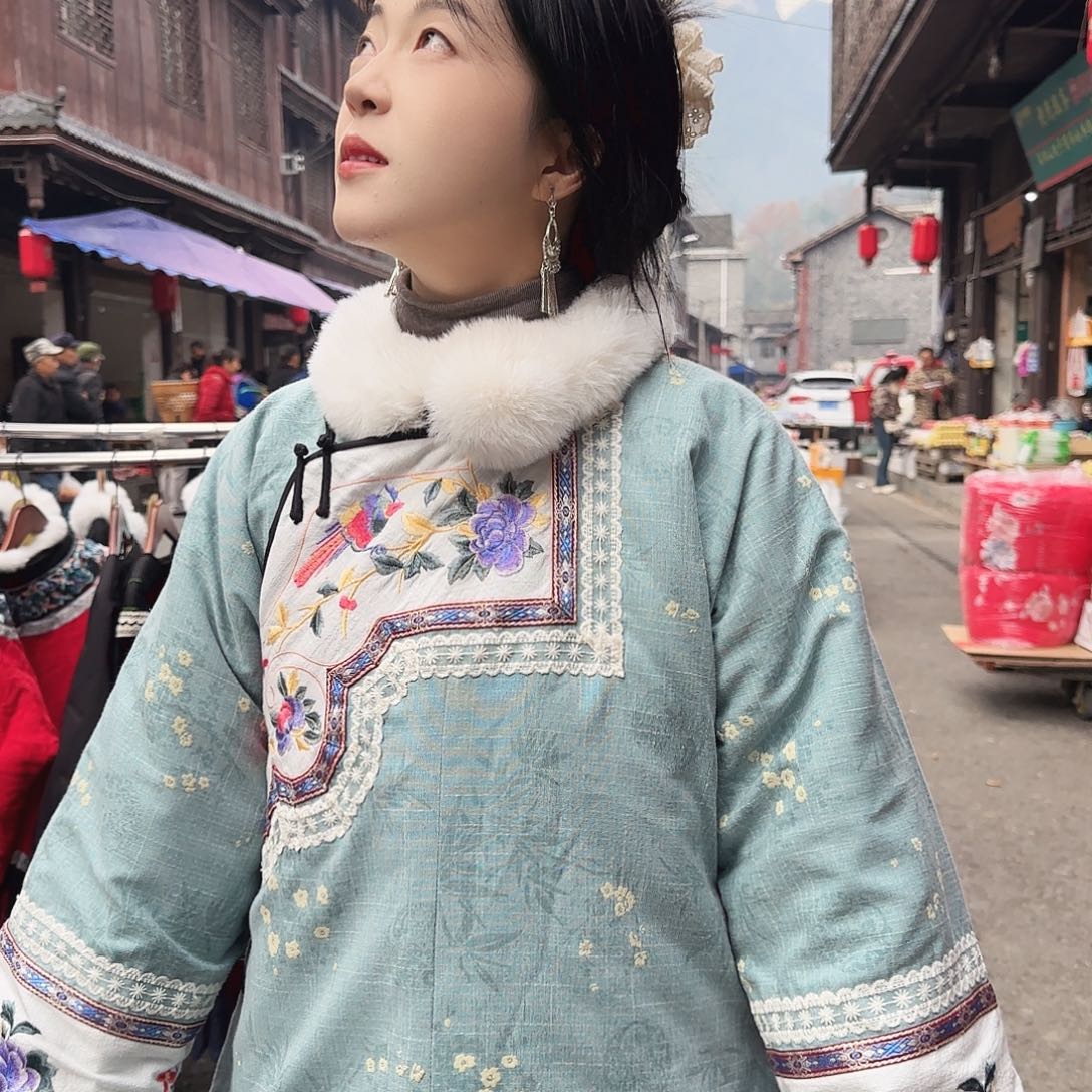 昭***姐湘西苗族刺绣加厚 155 110斤