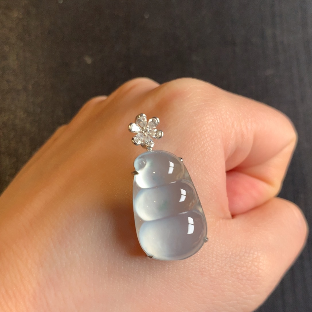 翡翠颈饰18K金镶嵌天然翡翠