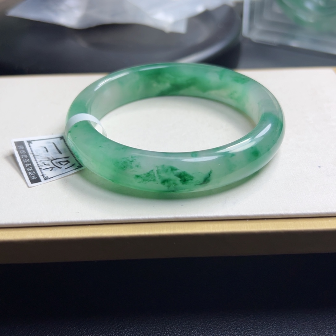 石英质玉手镯未镶嵌60.61