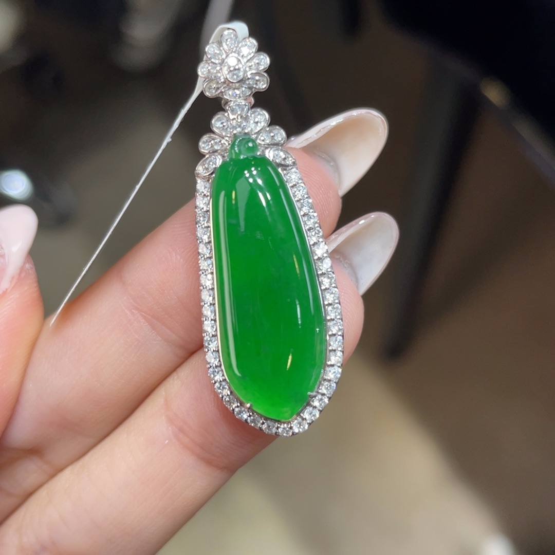 翡翠颈饰18K金镶嵌天然缅甸翡翠a货