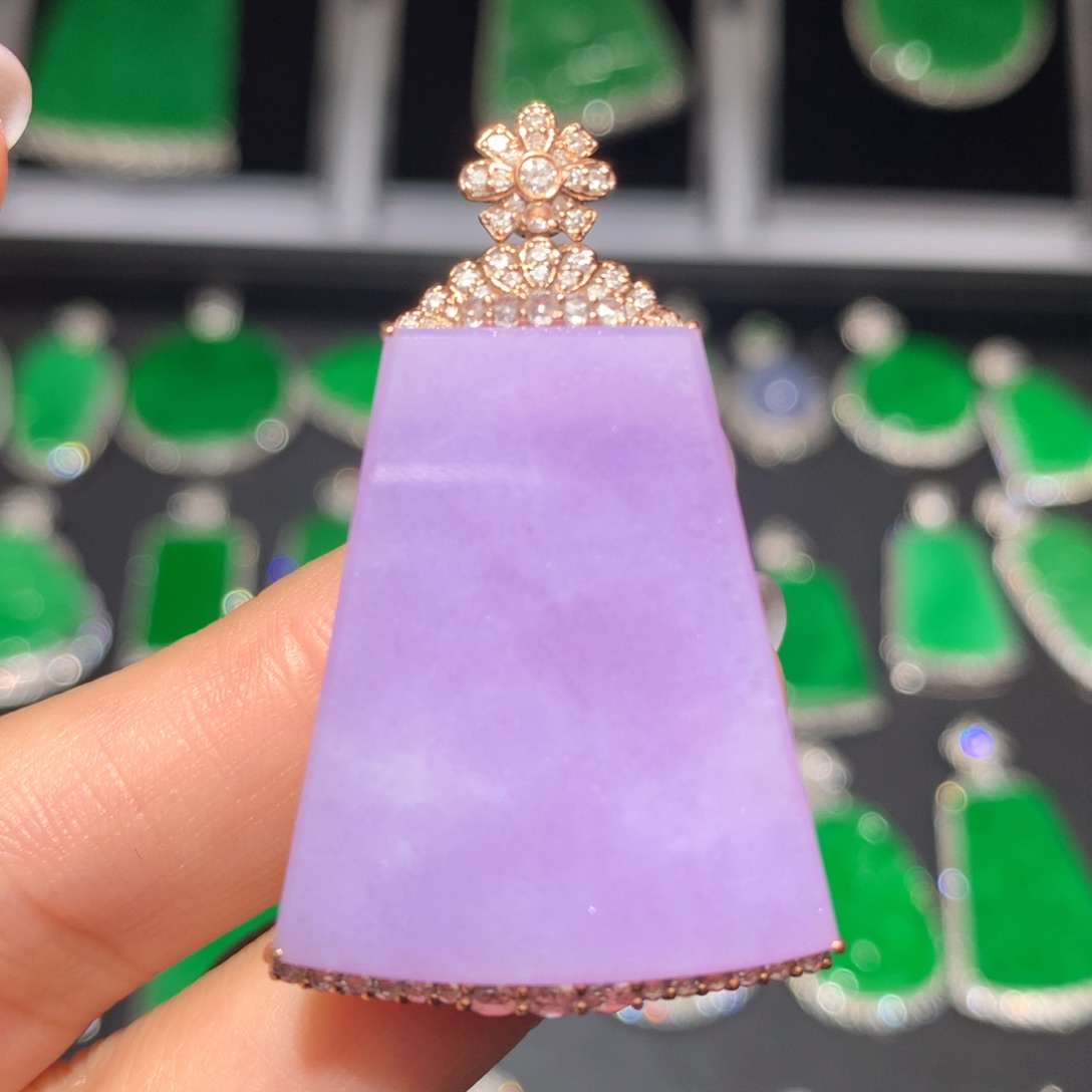 翡翠颈饰18K金镶嵌翡翠