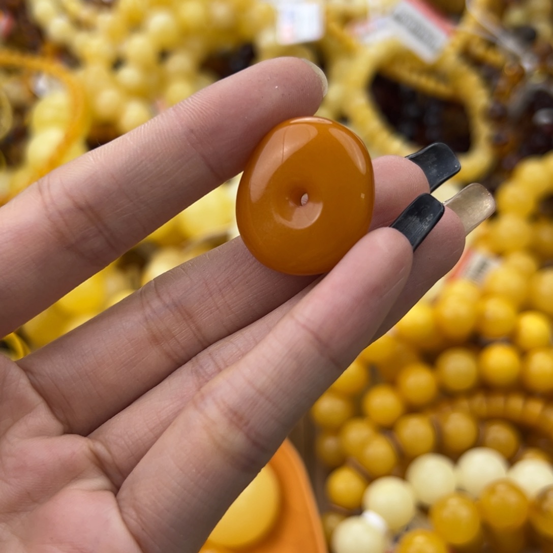 琥珀珠宝奇石未镶嵌