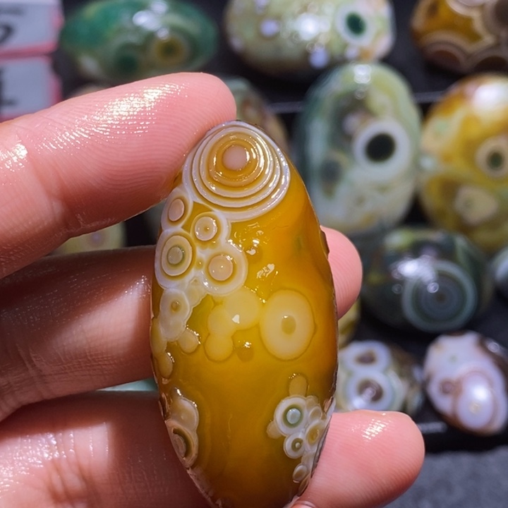 玛瑙/玉髓未镶嵌珠宝奇石24