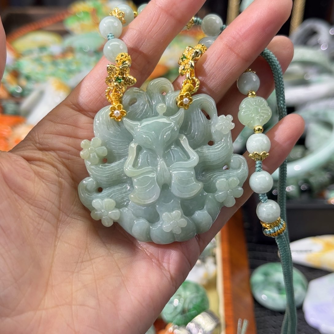 翡翠颈饰未镶嵌待编款