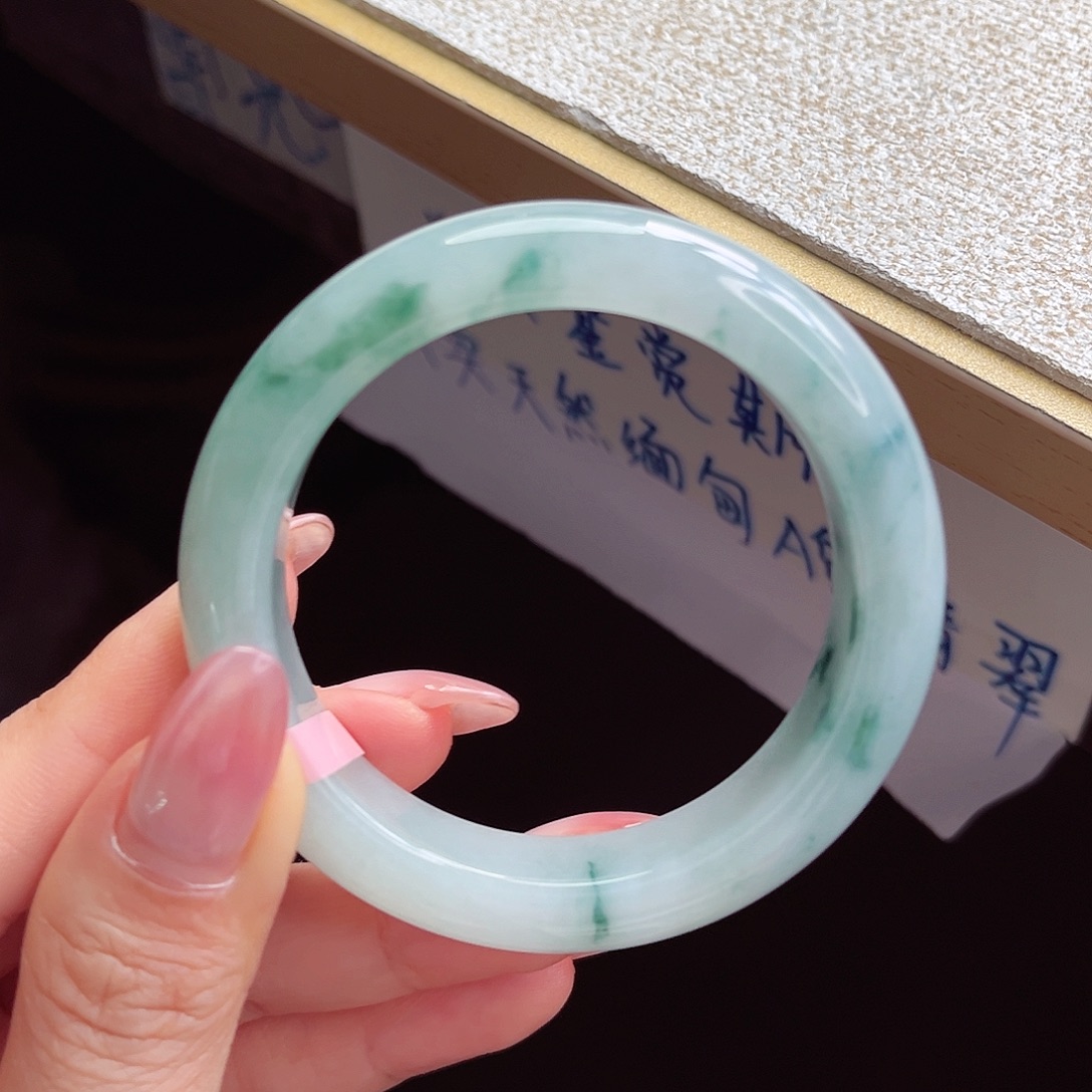 翡翠未镶嵌手镯手镯