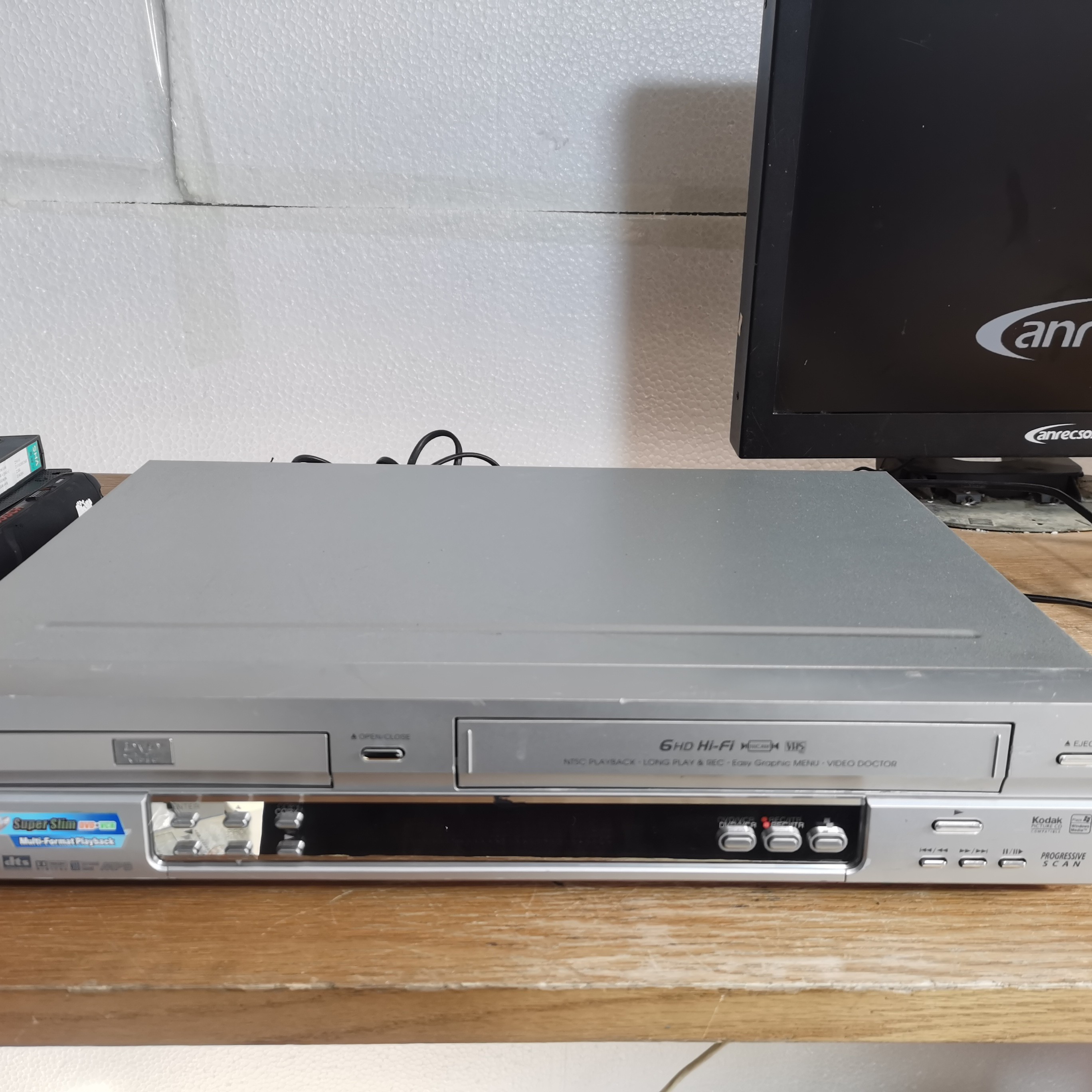 8新  DVD录像一体机录像机6磁头立体声没有遥控器运费自理