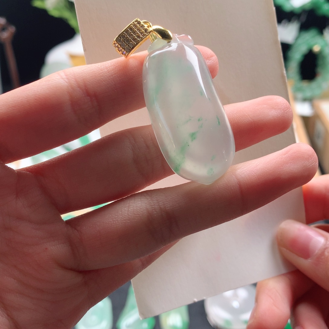 石英质玉未镶嵌颈饰