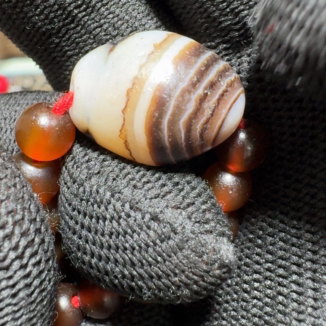 朱***山玛瑙/玉髓未镶嵌颈饰