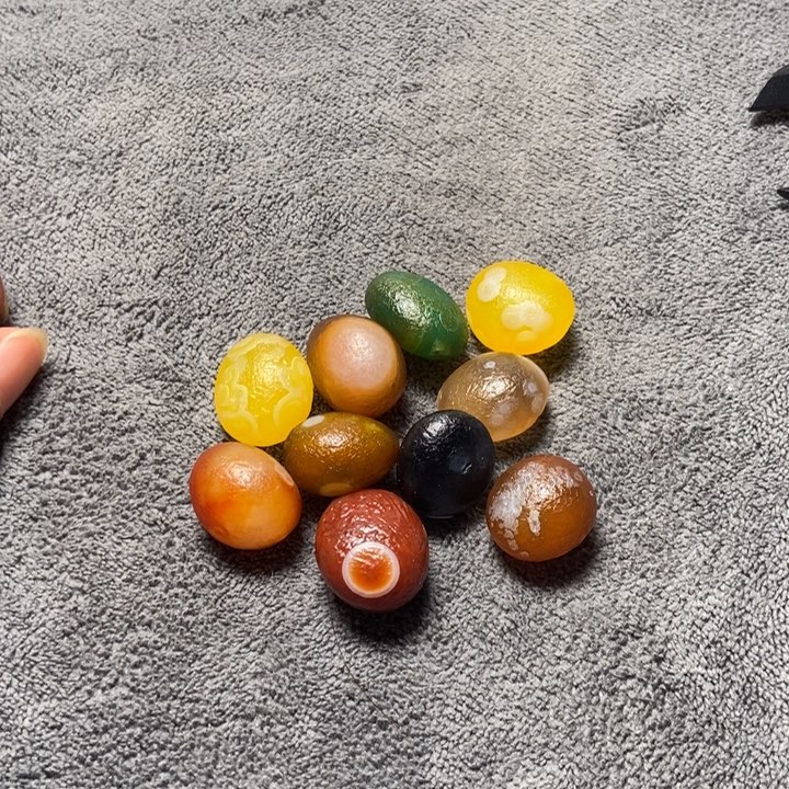小***飞玛瑙/玉髓未镶嵌珠宝奇石