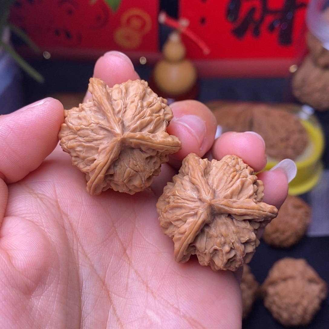 文玩核桃把件32盘山三棱正奔