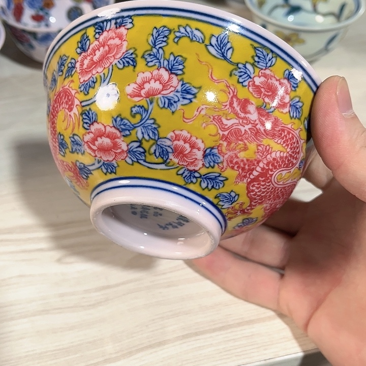 瓷片/////直径12.5厘米。