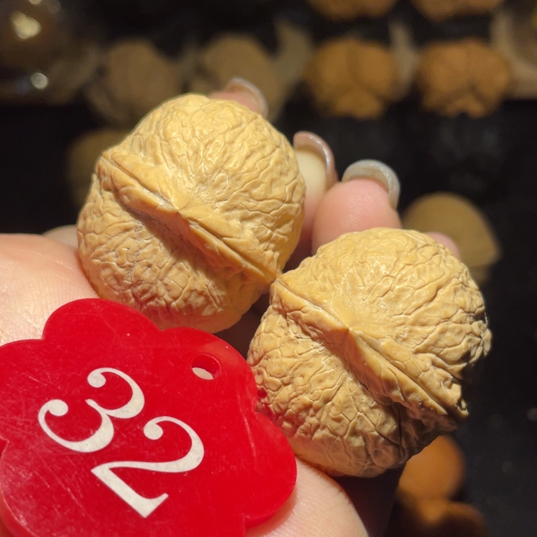 龙珠34尺寸核桃。   