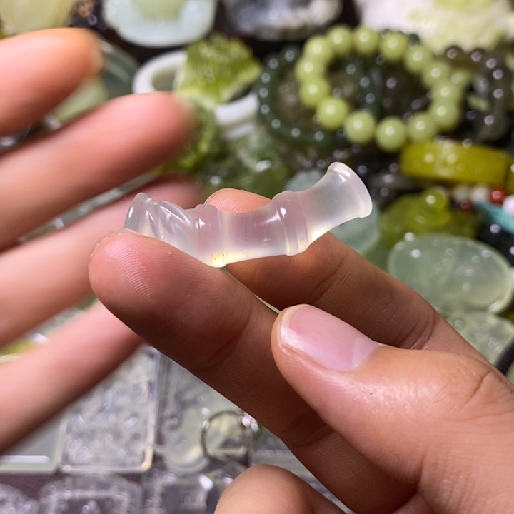 岫玉岫玉颈饰未镶嵌