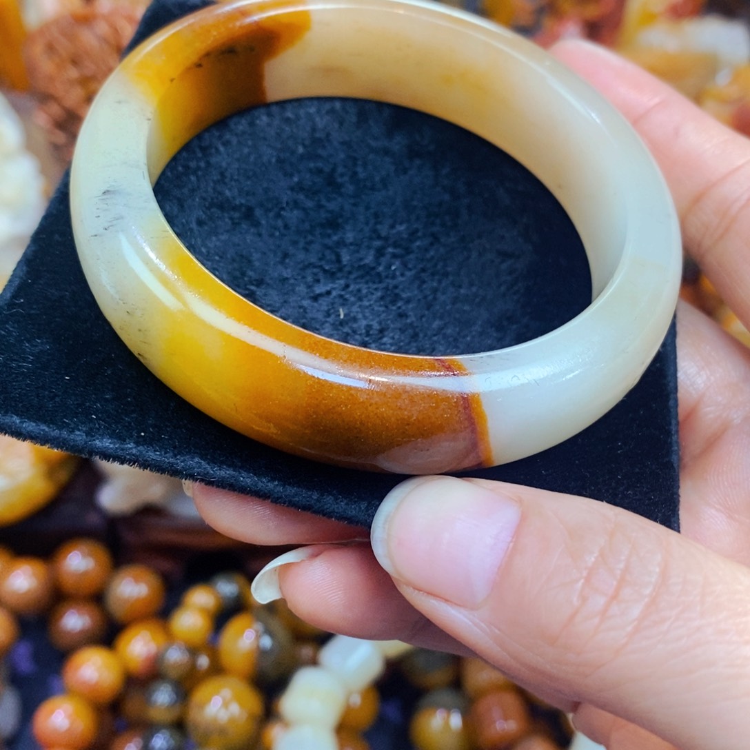 未镶嵌石英质玉（黄龙玉）吊坠(不含链)