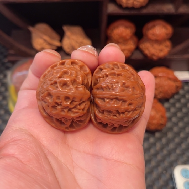 文玩核桃把件宫灯