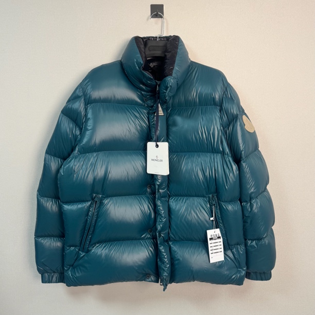 未使用 MONCLER 盟可睐新款Dervox立领羽绒服/6码/原吊牌/价15900