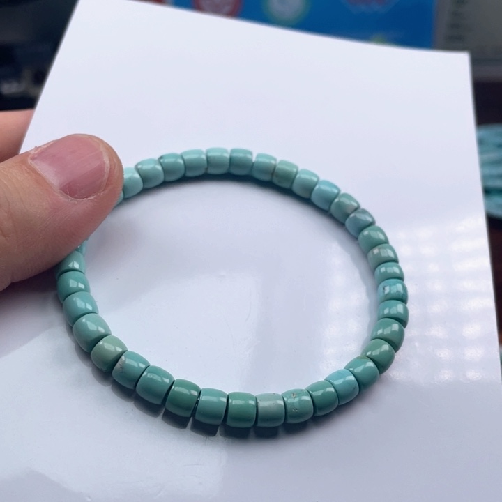 绿松石颈饰未镶嵌