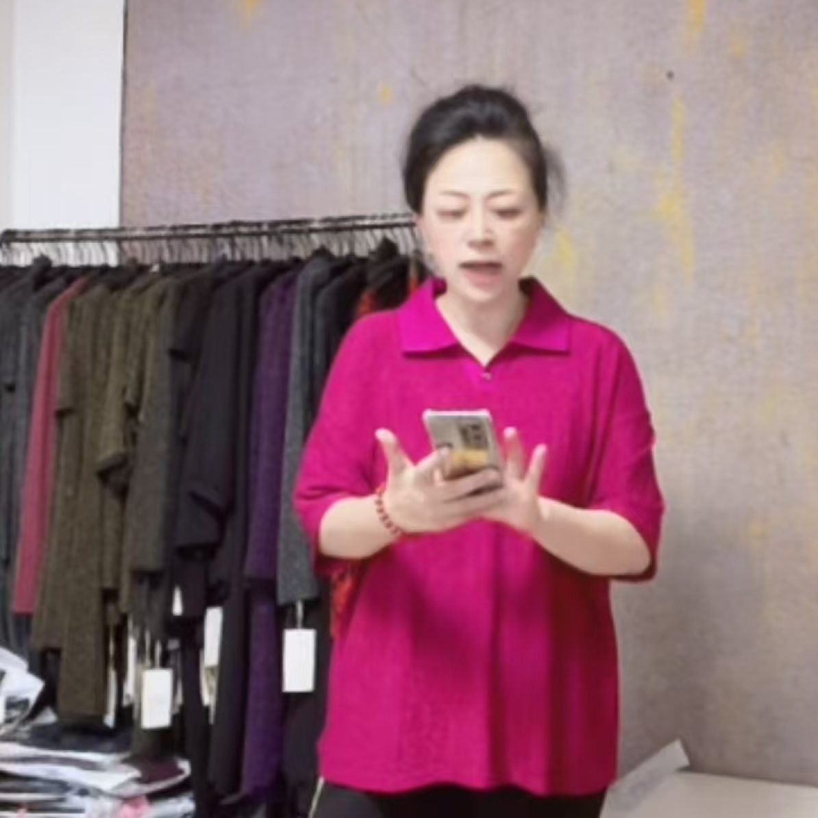 妙唐亮丝时尚大码新款弹力女士上衣3220玫红色
