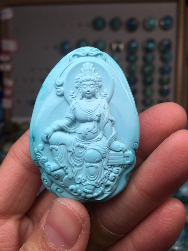 原矿绿松石雕刻自在观音 克价300 克重50.5