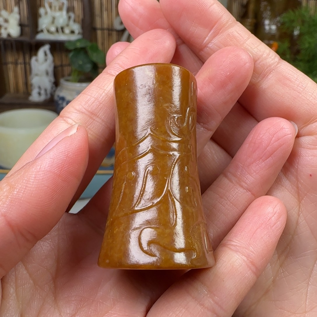 飞***鸣和田玉（糖玉）未镶嵌挂件