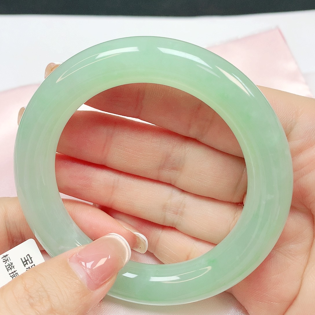 未镶嵌手镯翡翠抖音