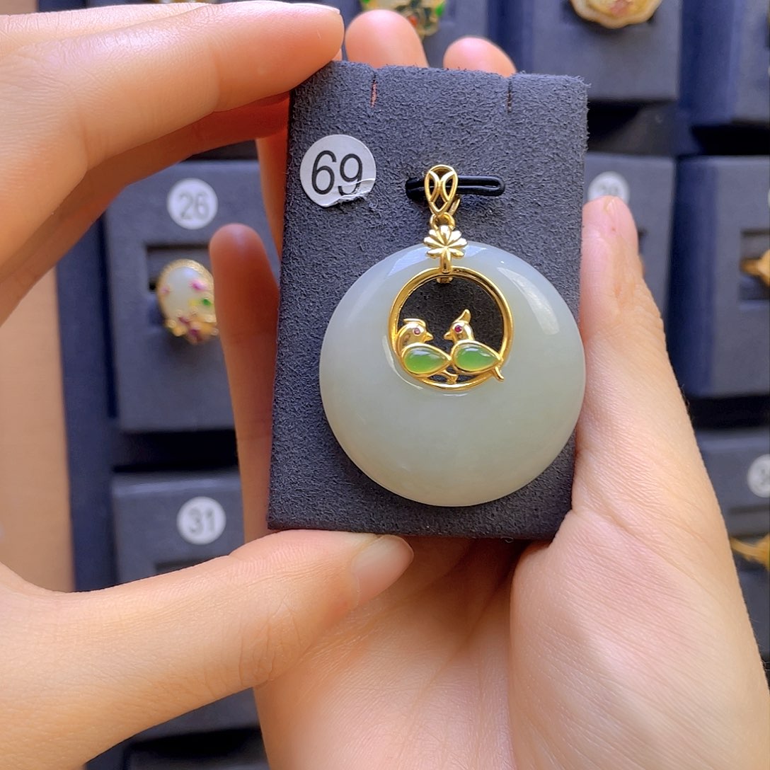 和田玉颈饰银S925镀金镶嵌