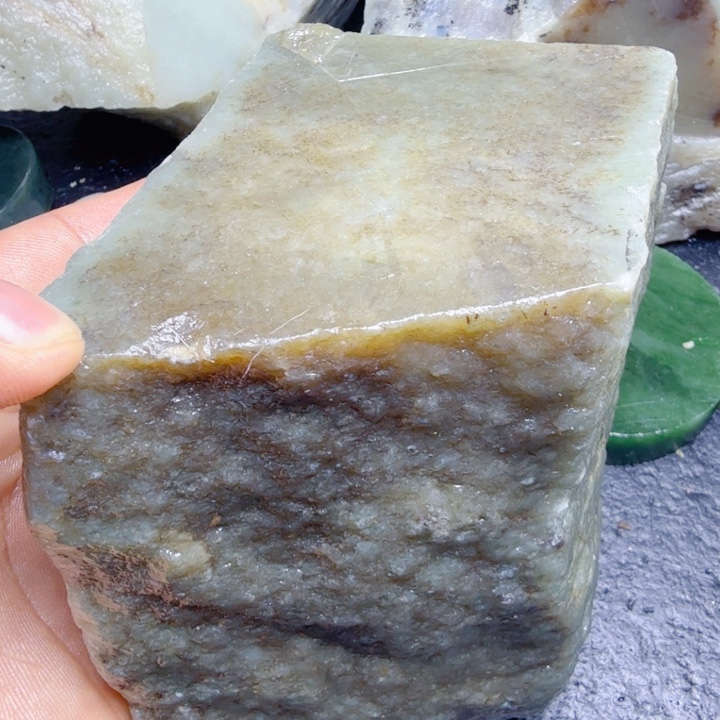 和田玉（糖玉）未镶嵌珠宝奇石