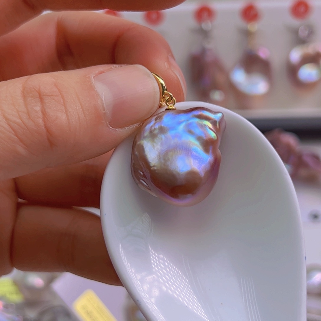 淡水珍珠吊坠(赠链)未镶嵌