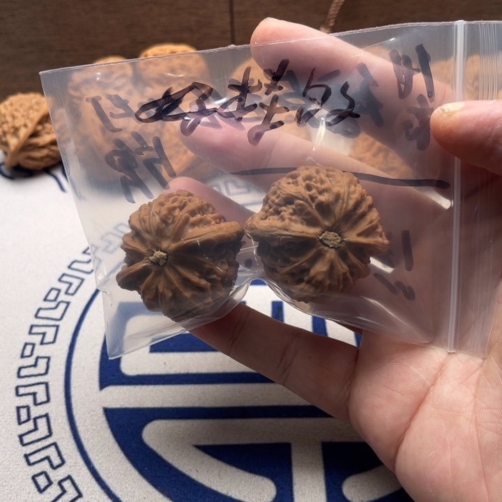 文玩核桃吊坠哈哈