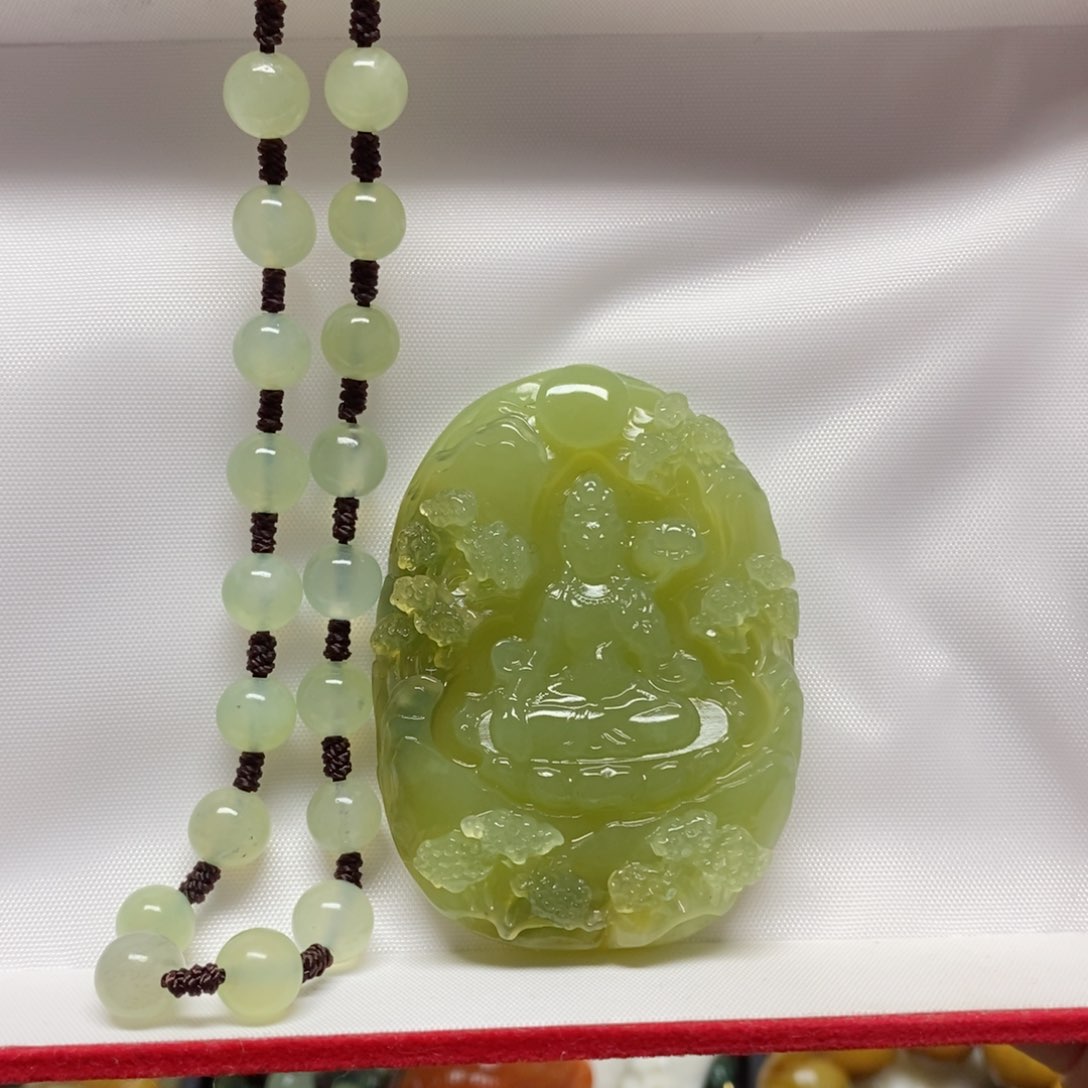 岫玉吊坠(赠链)未镶嵌谭