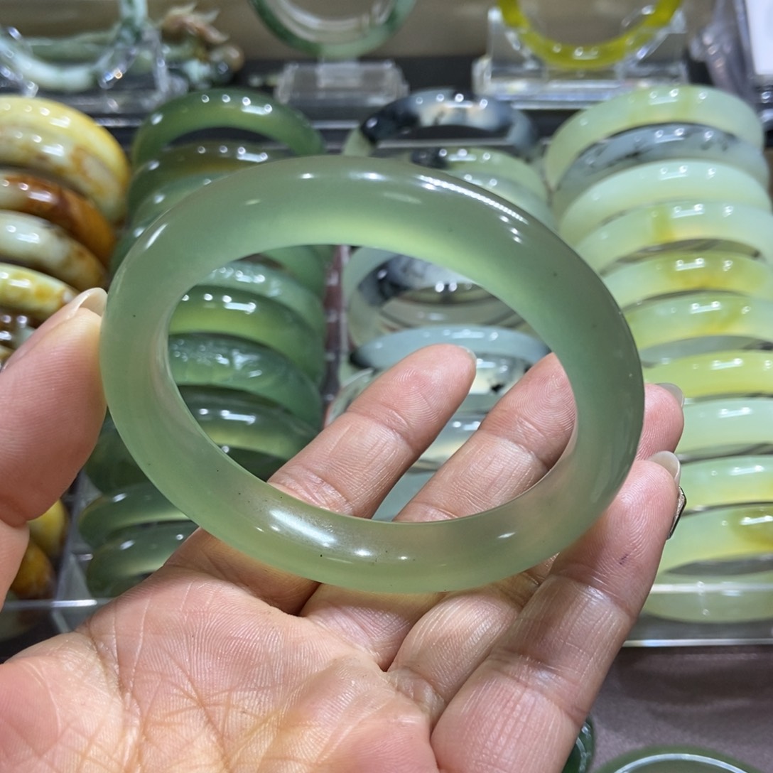 蛇纹石玉手镯未镶嵌61