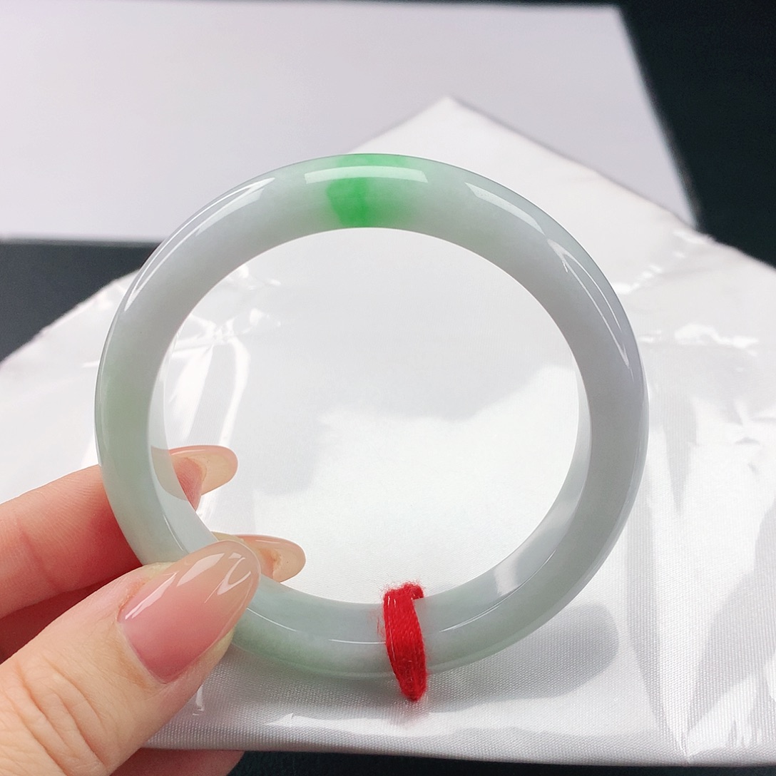 翡翠手镯未镶嵌翡翠247