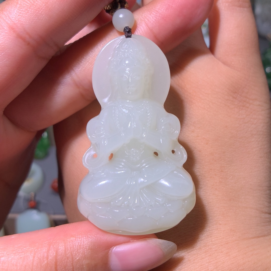 阿****颈饰未镶嵌和田玉