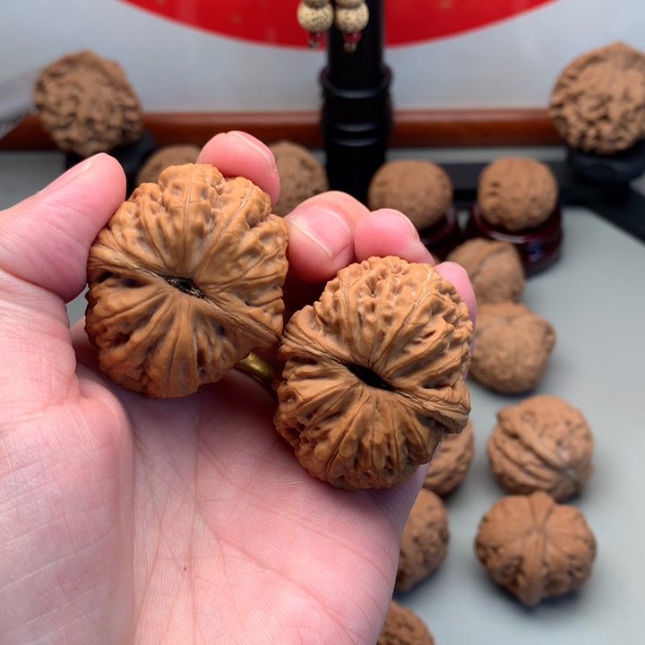 桃核吊坠诸***！44精品元宝