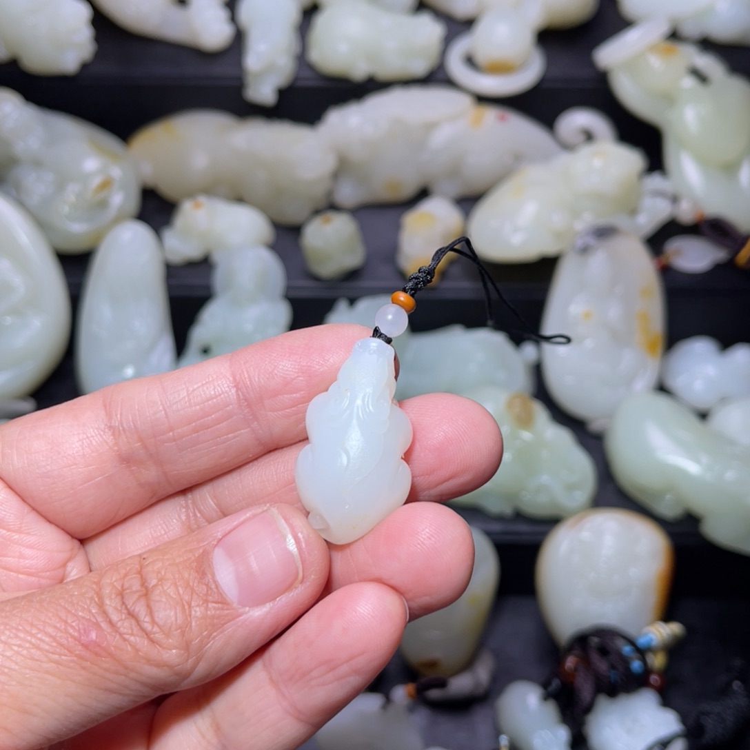 和田玉颈饰未镶嵌单****3