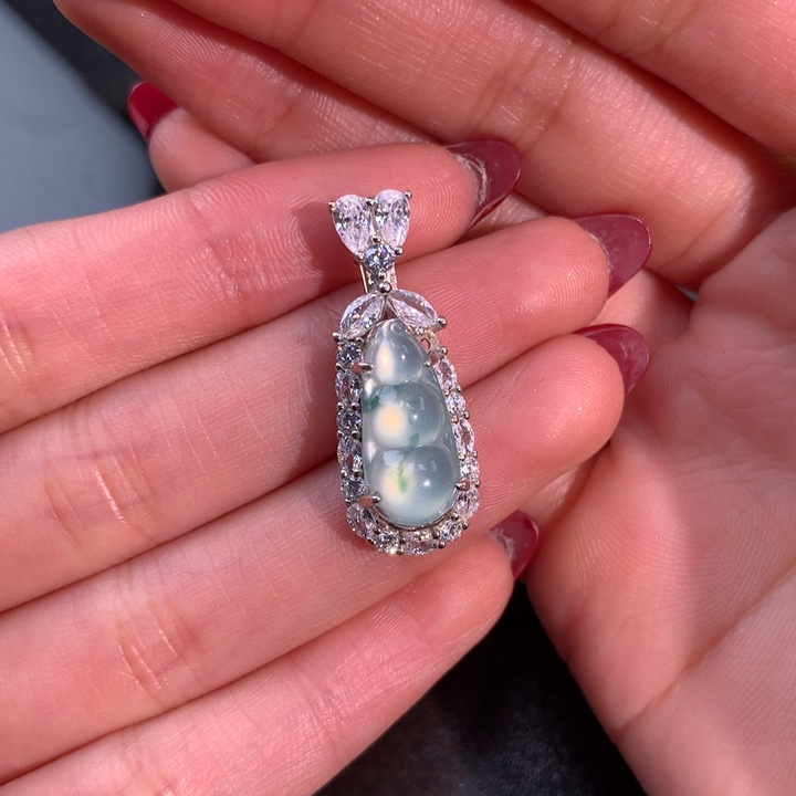 S****翡翠银S925镶嵌颈饰豆子