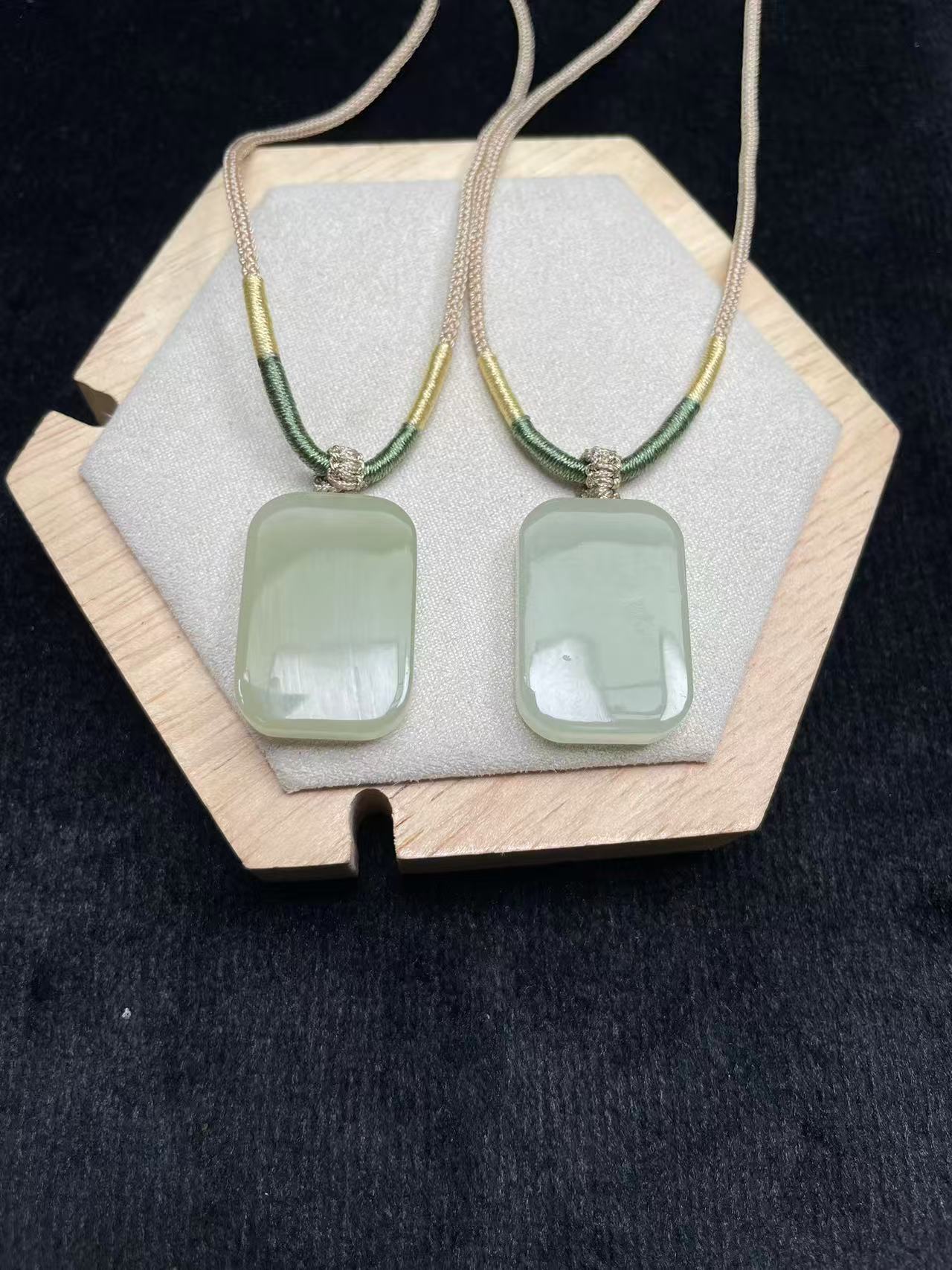 和田玉吊坠-879884T31-3A3-多样性/发其一