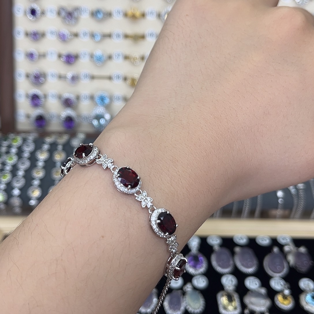 露***噜手链银S925镶嵌石榴石