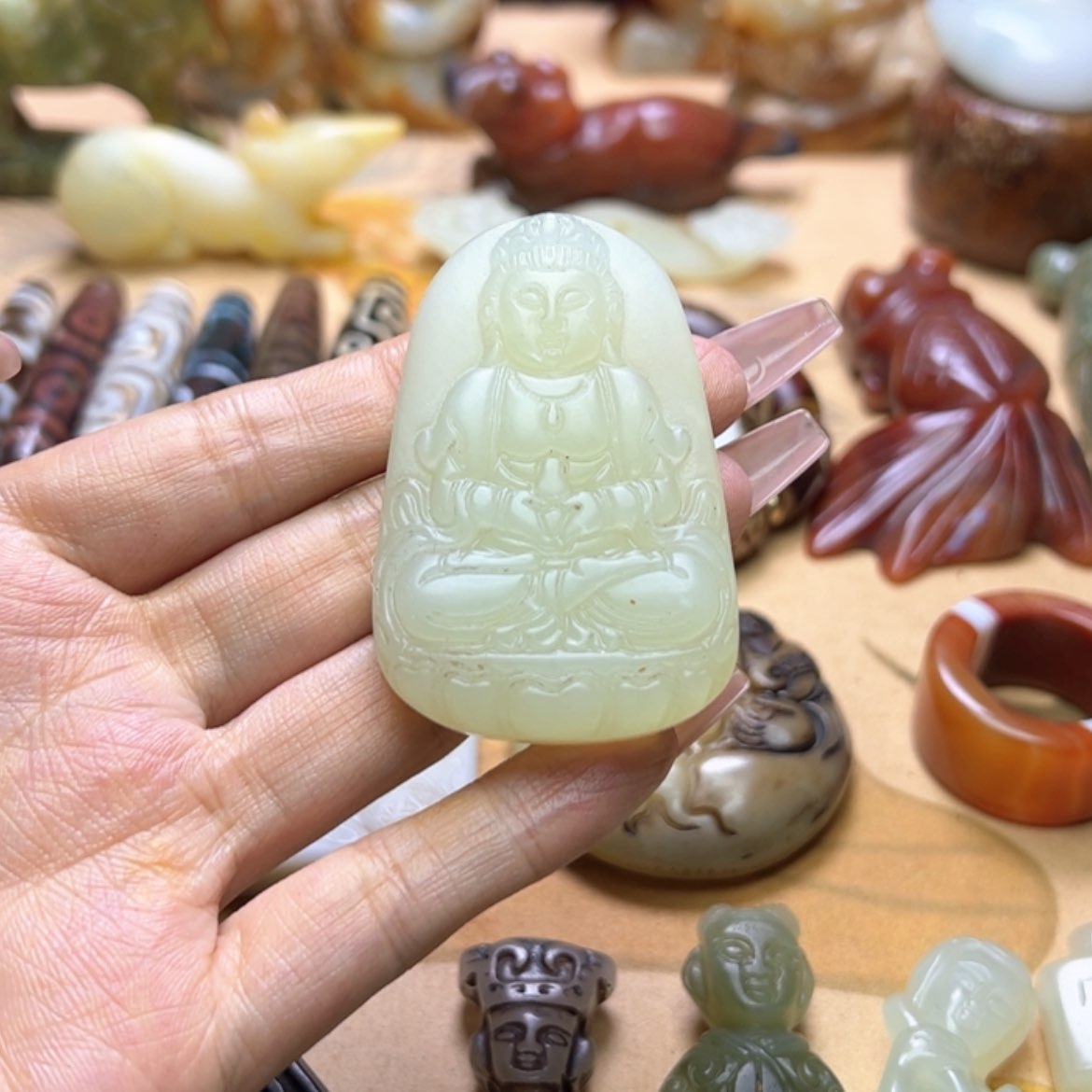 【闪购商品】蛇纹石玉颈饰未镶嵌