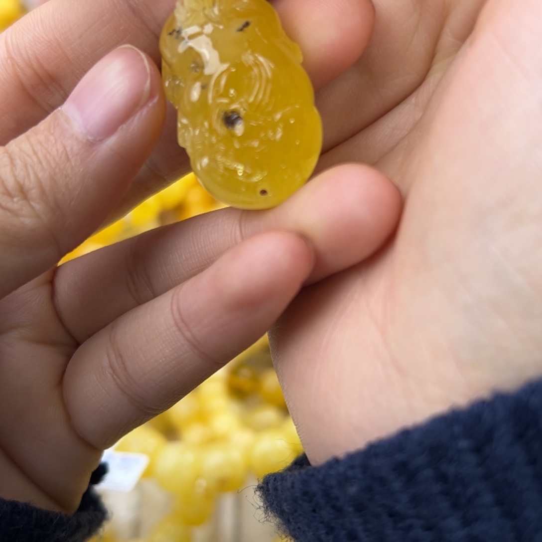 琥珀珠宝奇石未镶嵌