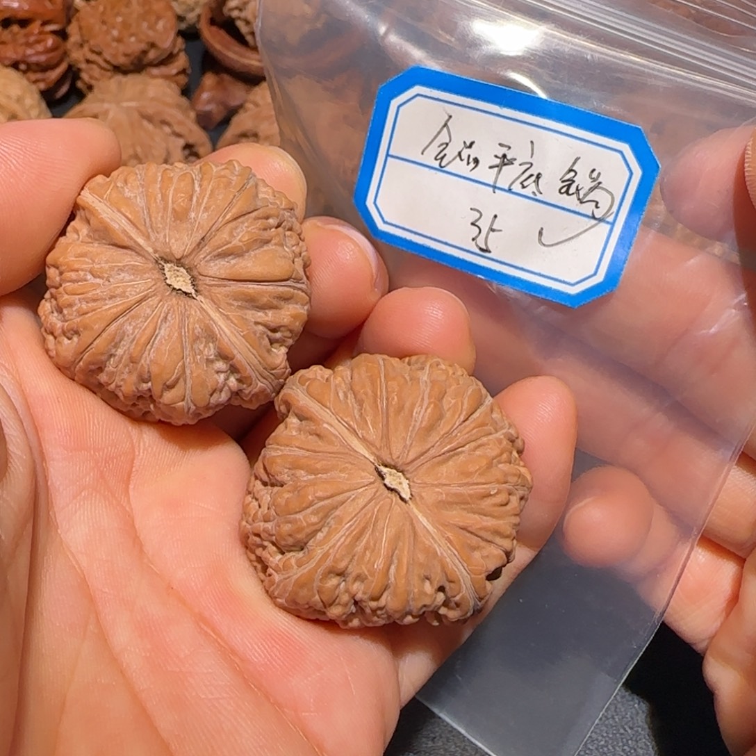 文玩核桃把件飞飞飞飞分