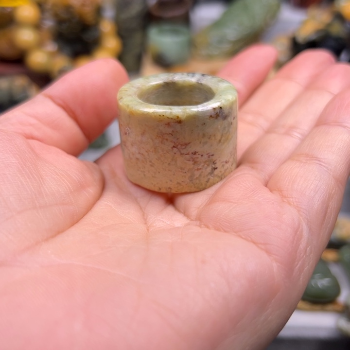 未镶嵌戒指岫岩河磨玉（透闪石质玉）