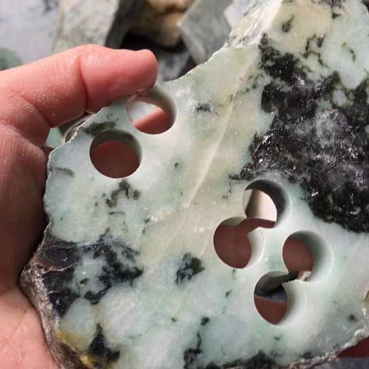 翡翠颈饰未镶嵌天然翡翠