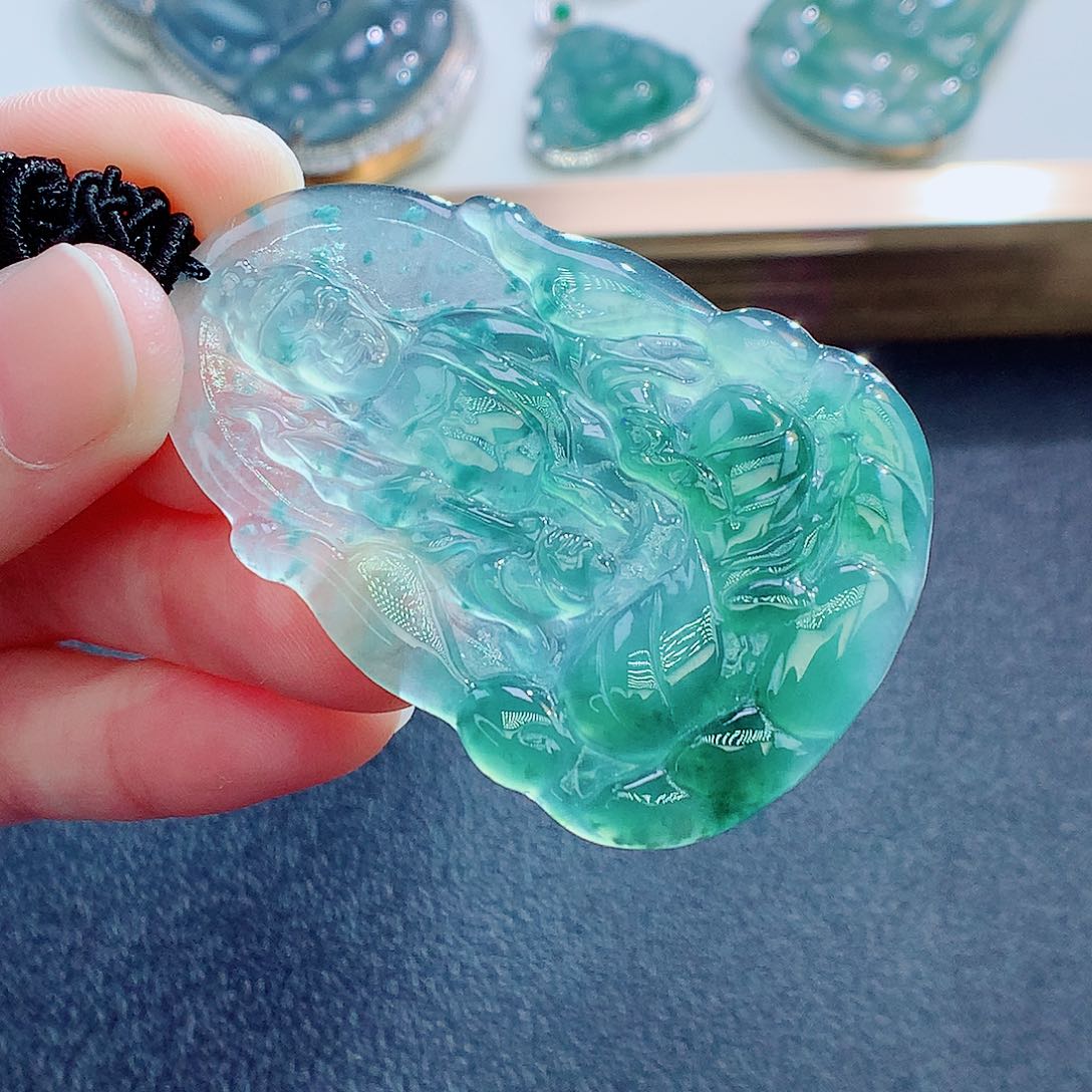 翡翠未镶嵌颈饰翡翠
