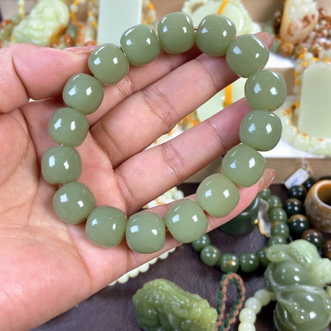 未镶嵌透闪石质玉手串