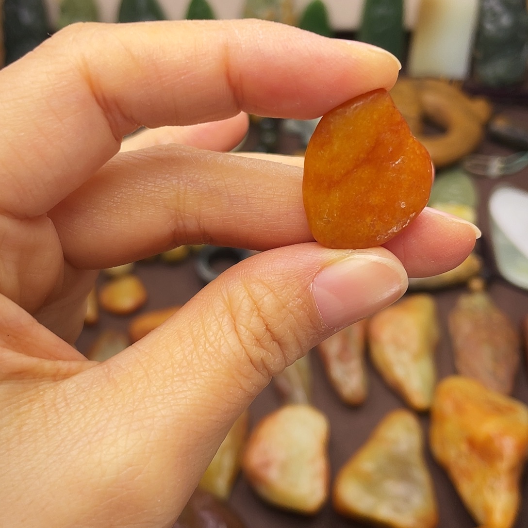 岫岩河磨玉（透闪石质玉）未镶嵌颈饰