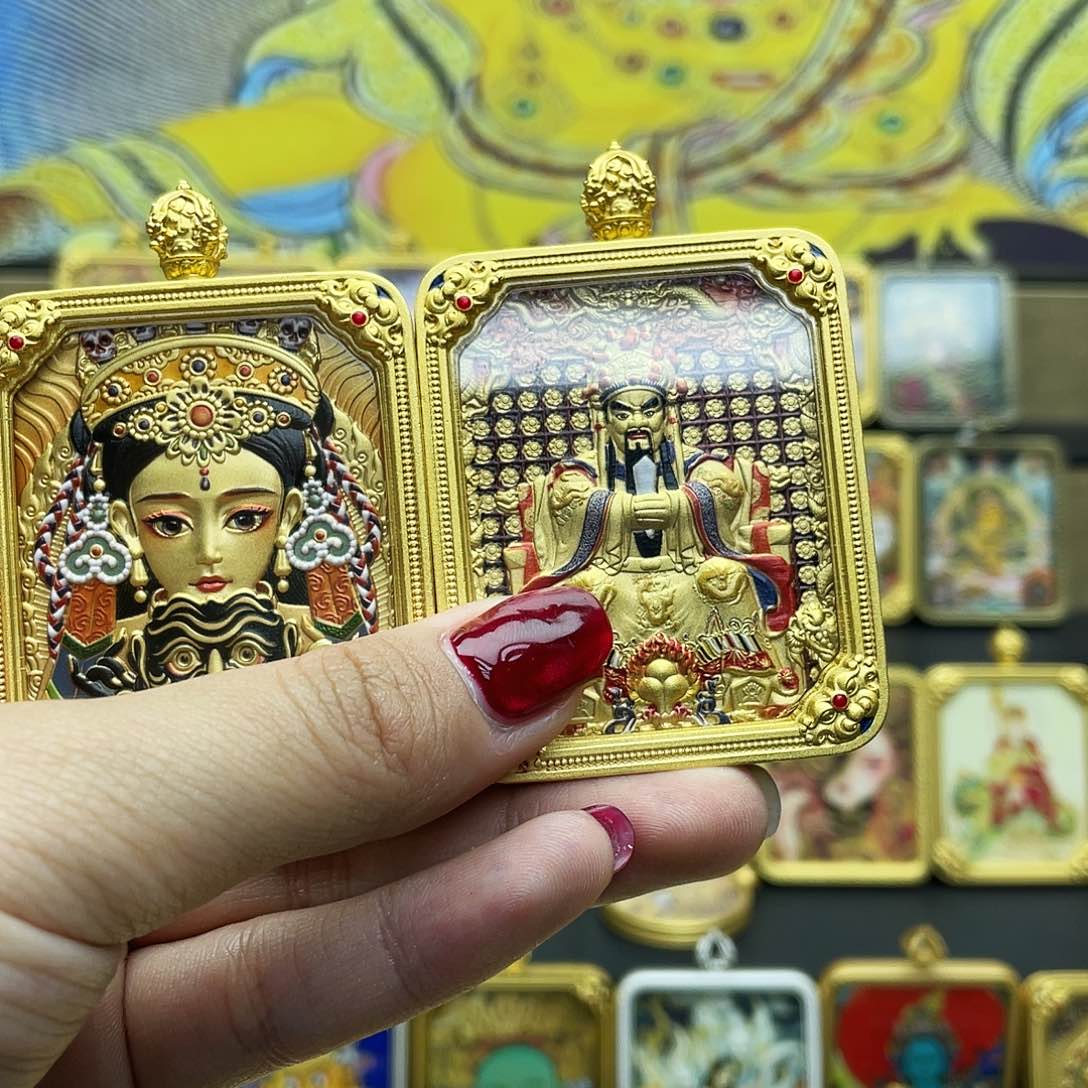 吊坠?****?唐卡党组女哥哥哈哈哈