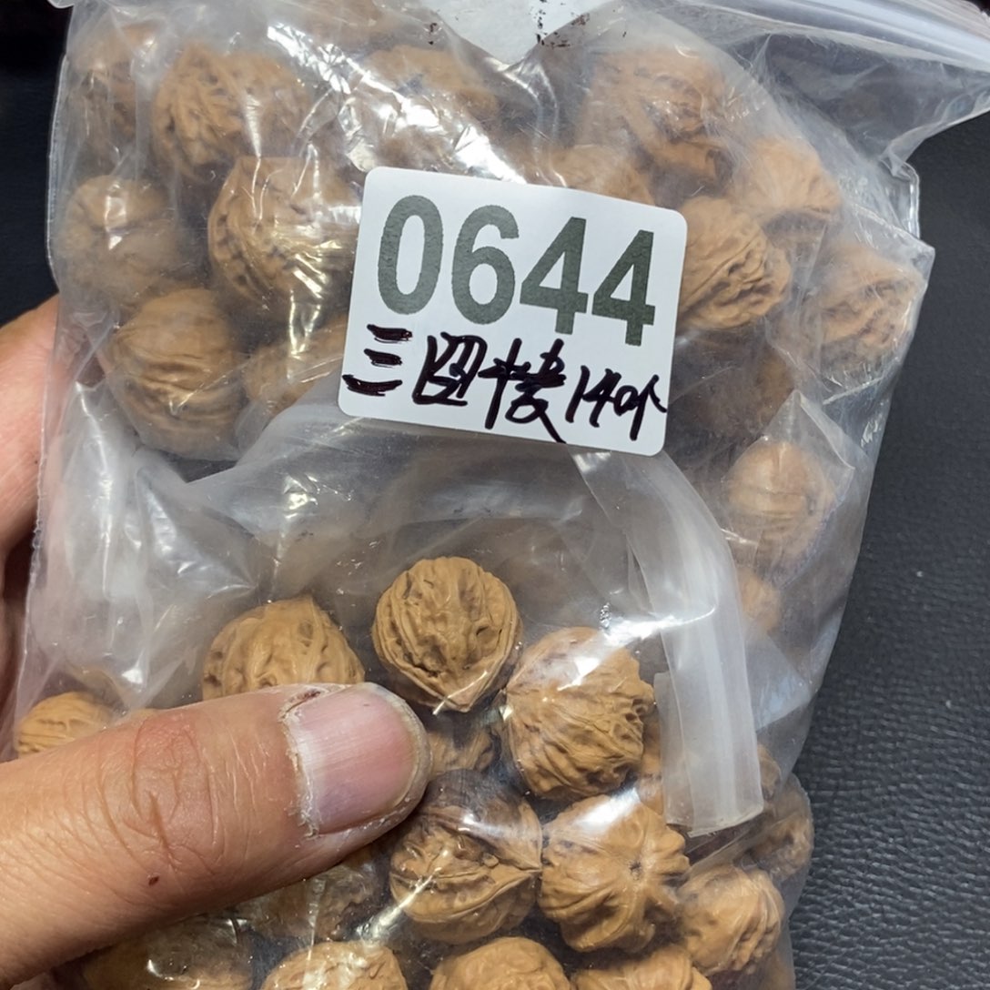 文玩核桃吊坠冬*秋子