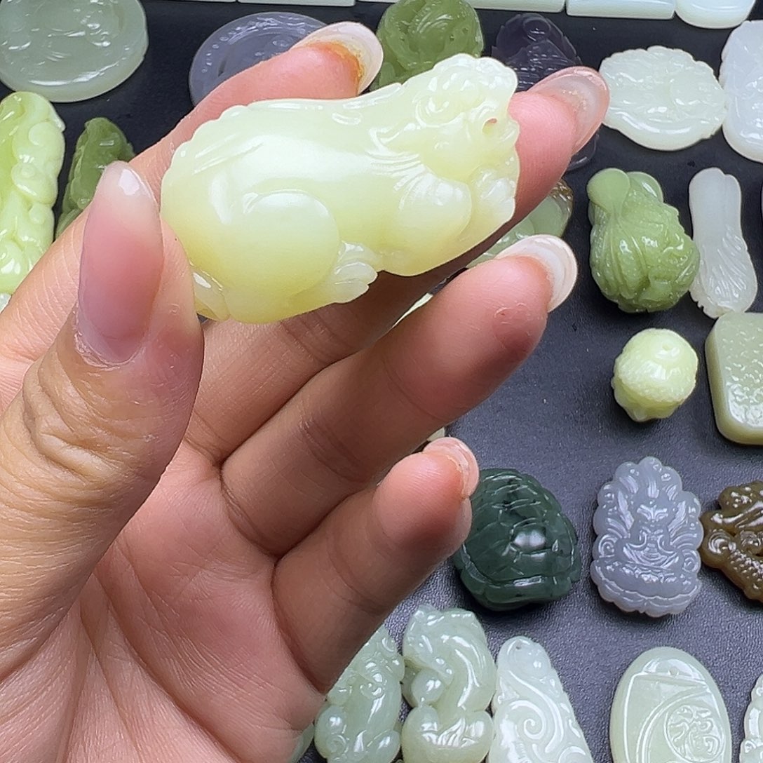 和田玉未镶嵌吊坠(赠链)馨*